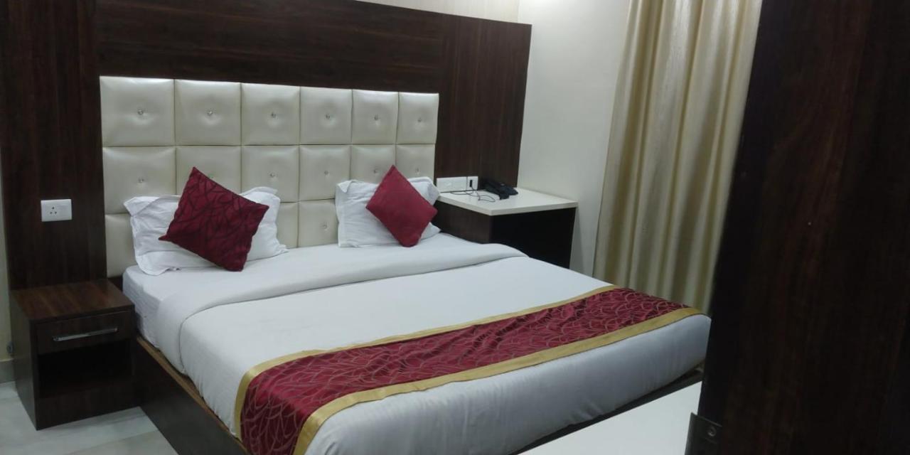 Hotel Ss Grand Λάκναου Εξωτερικό φωτογραφία