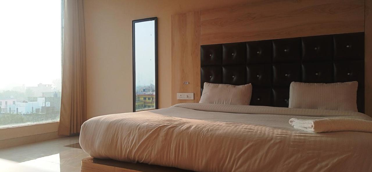 Hotel Ss Grand Λάκναου Εξωτερικό φωτογραφία