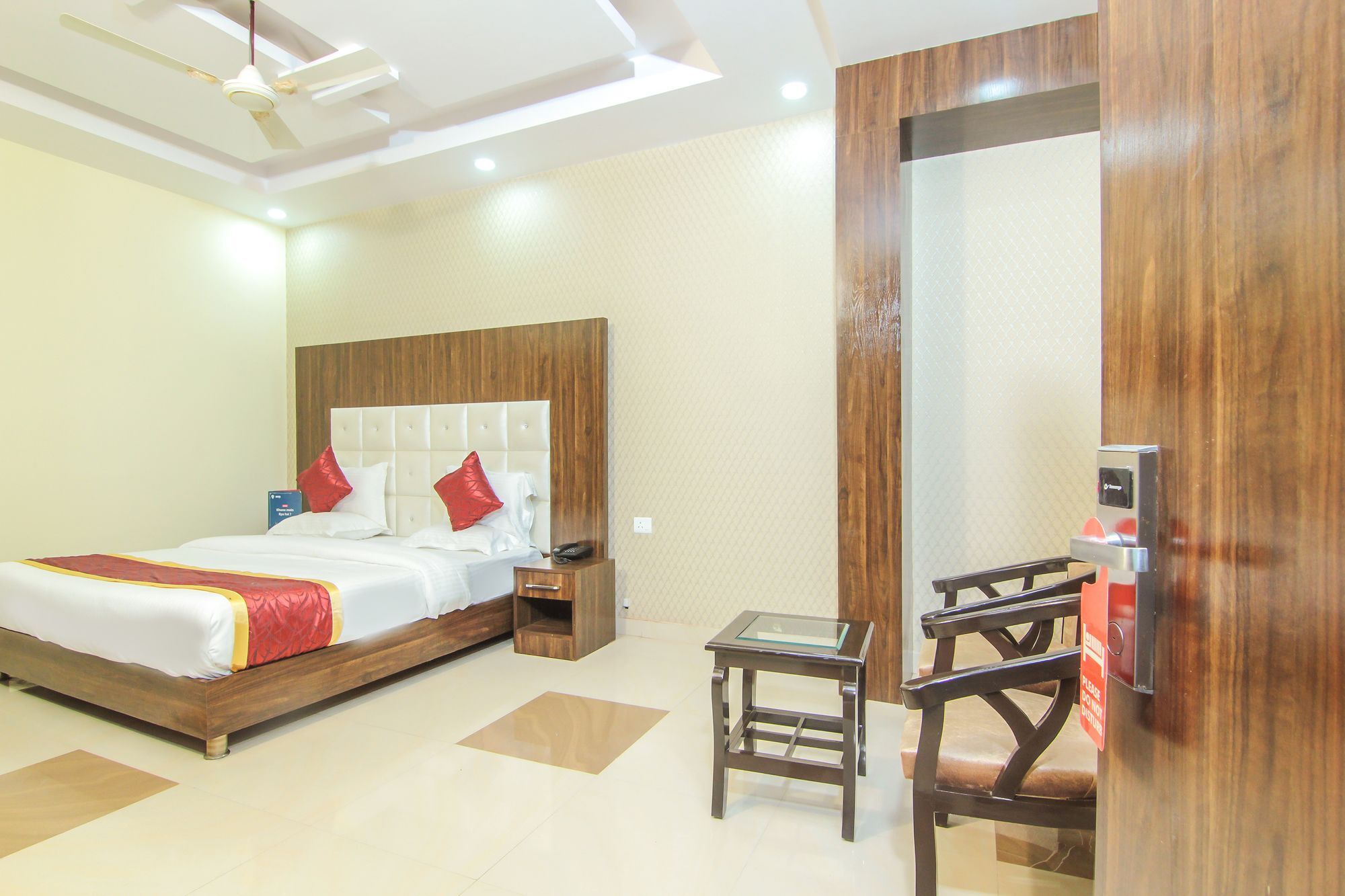 Hotel Ss Grand Λάκναου Εξωτερικό φωτογραφία