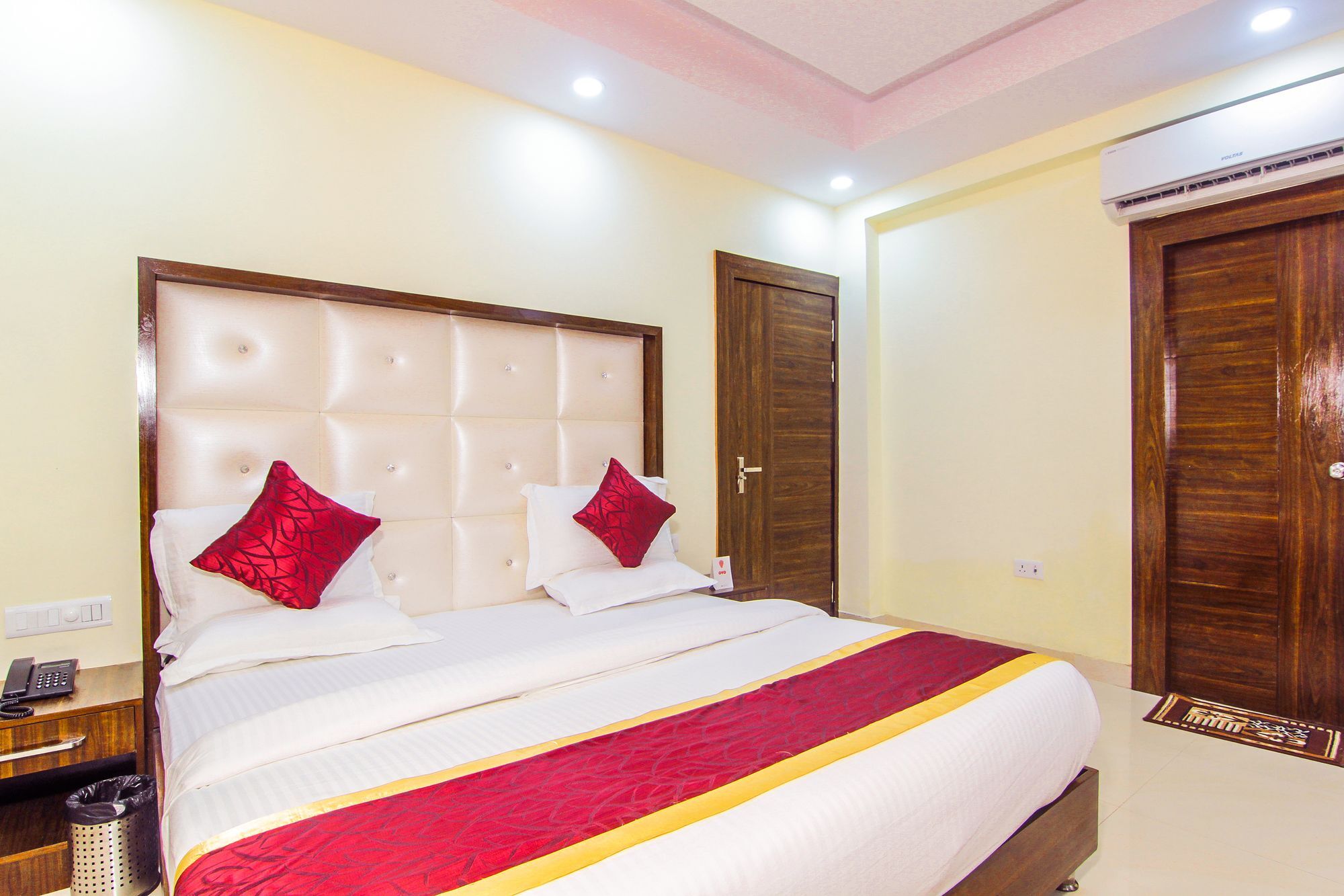 Hotel Ss Grand Λάκναου Εξωτερικό φωτογραφία