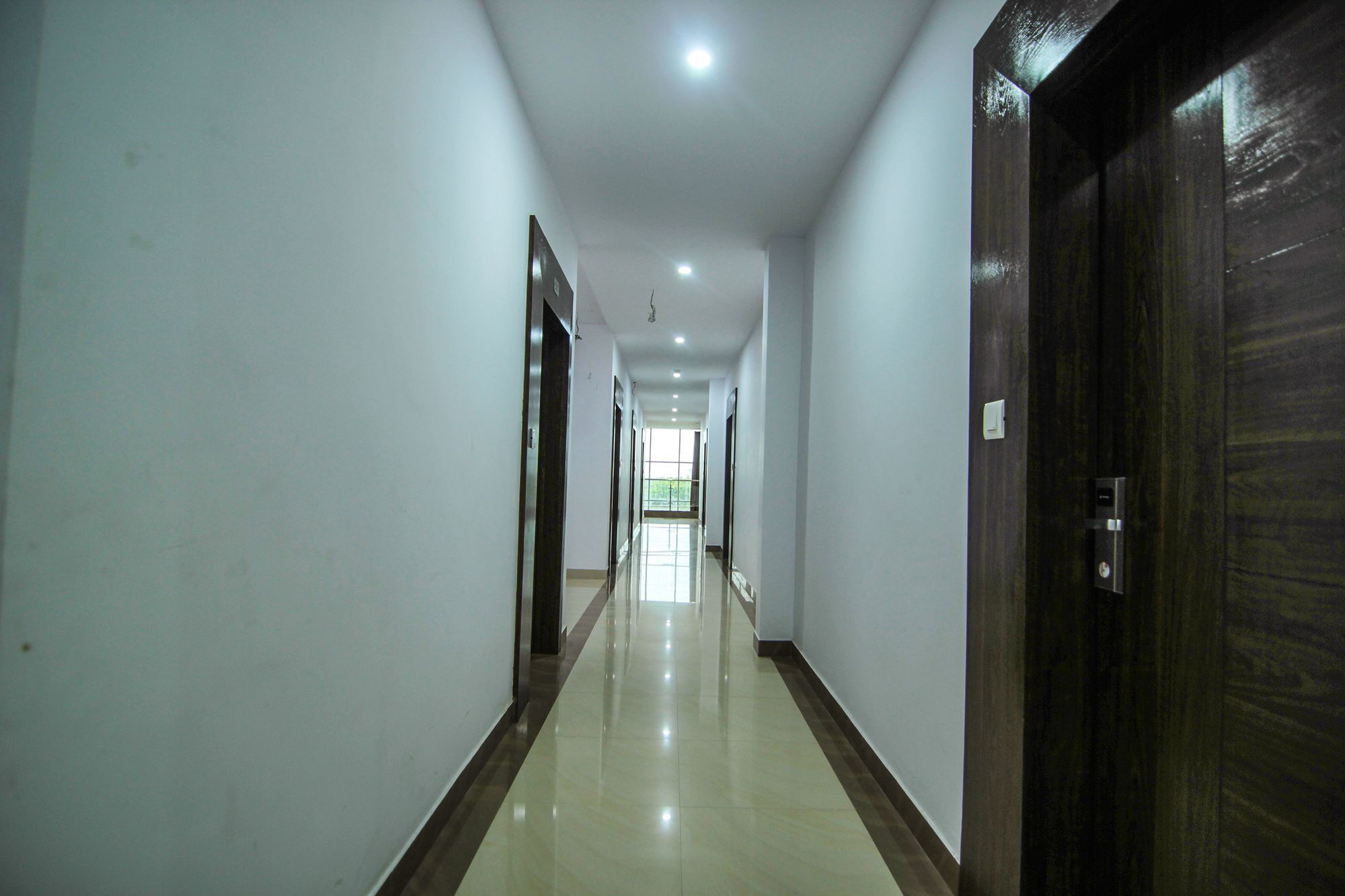 Hotel Ss Grand Λάκναου Εξωτερικό φωτογραφία