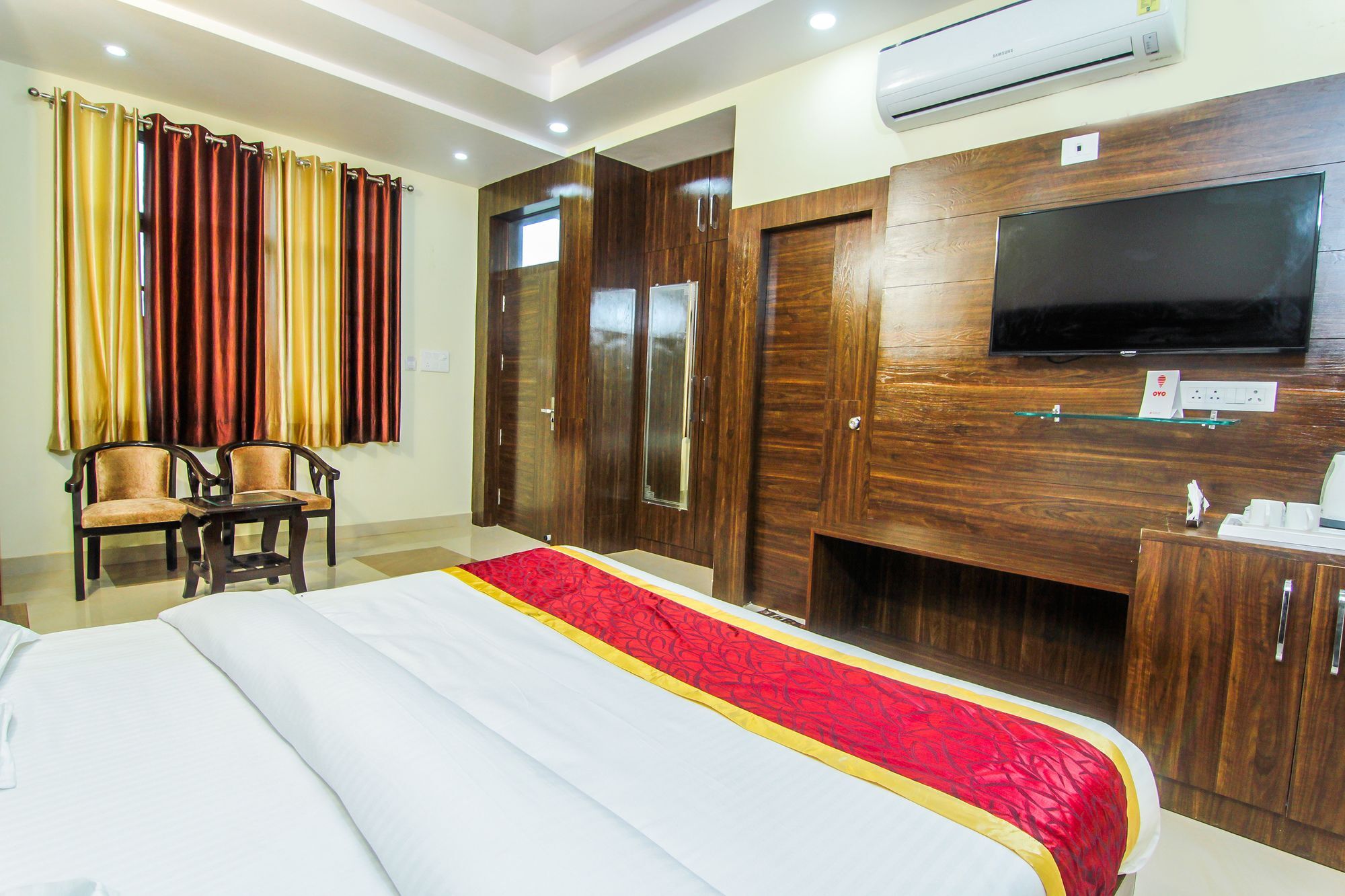 Hotel Ss Grand Λάκναου Εξωτερικό φωτογραφία